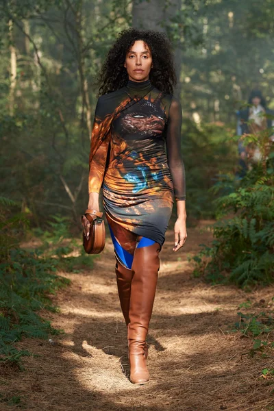 Look 30